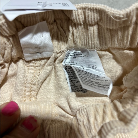 H&M 9-12 month’s corduroy pants.   NWT - Picture 3 of 3